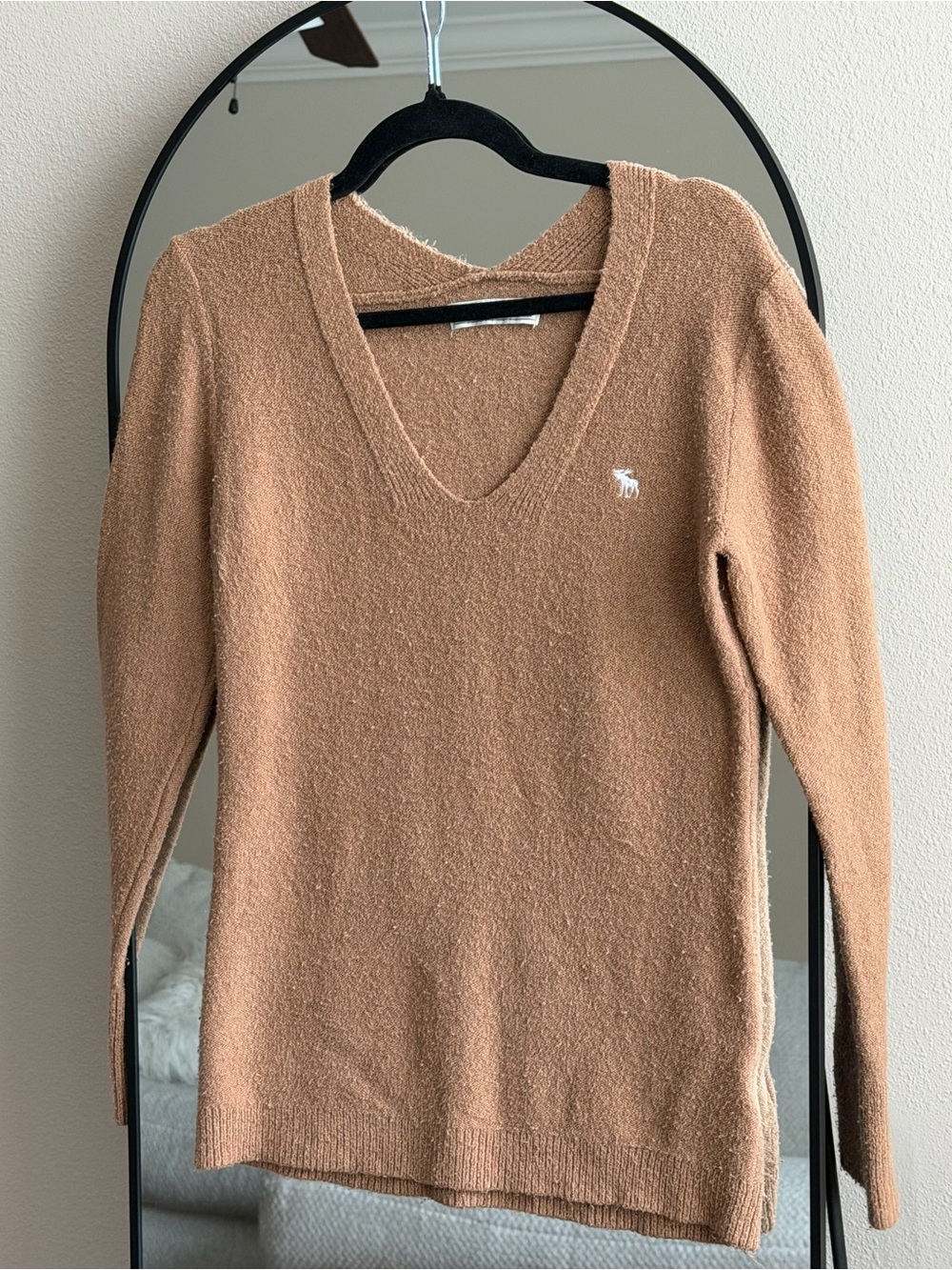Abercrombie & Fitch Women's V-Neck Sweater - Camel Brown